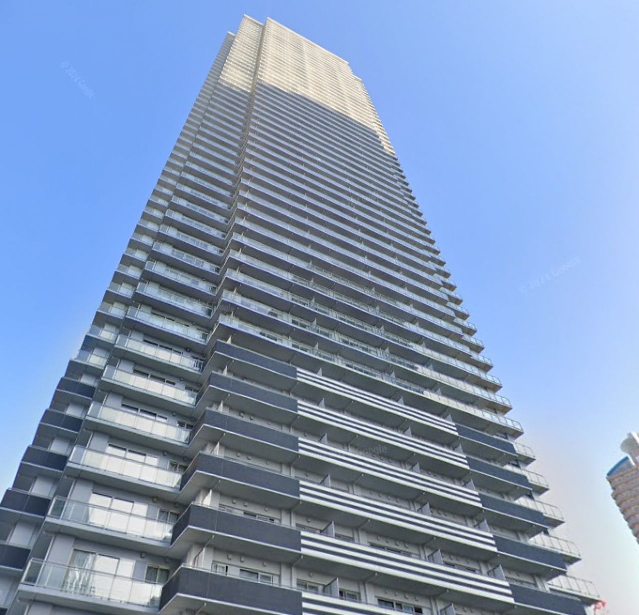 Ｗ　Ｃｏｍｆｏｒｔ　Ｔｏｗｅｒｓ　ＥＡＳＴ