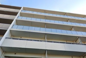 Ｂｒｉｌｌｉａ　ｅ－ＳＱＵＡＲＥ