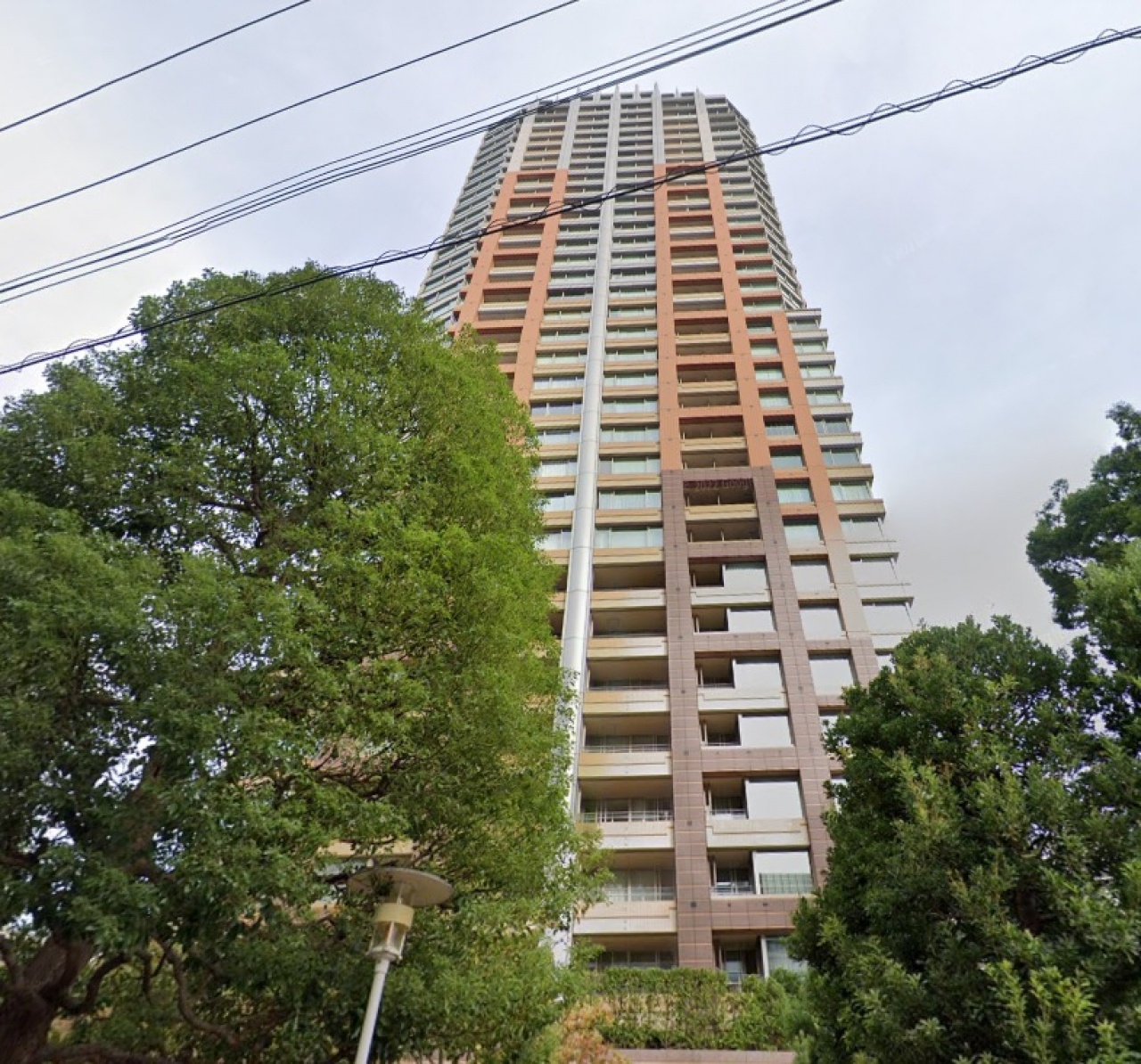 青山パークタワー