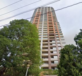 青山パークタワー