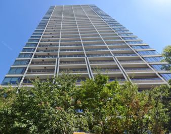 ＧＬＯＢＡＬ　ＦＲＯＮＴ　ＴＯＷＥＲ