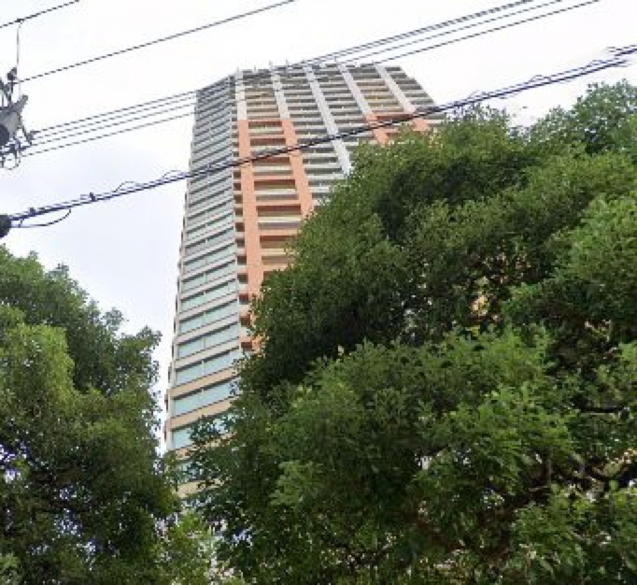 青山パーク・タワー