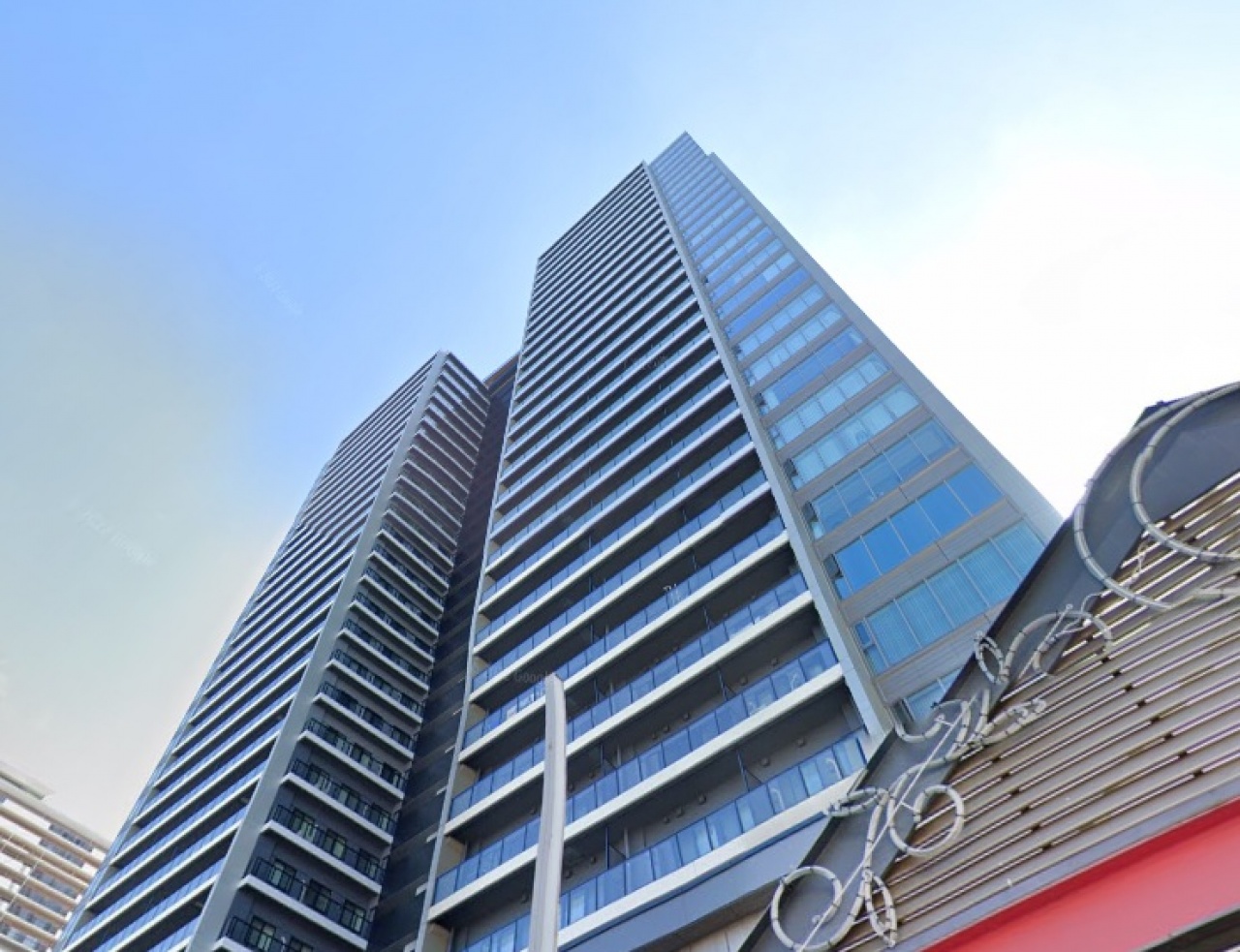 ＭＩＤ　ＴＯＷＥＲ　ＧＲＡＮＤ