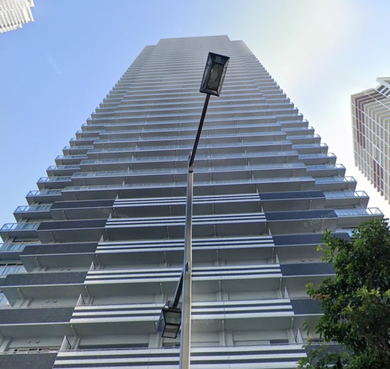 Ｗ　Ｃｏｍｆｏｒｔ　Ｔｏｗｅｒｓ　ＷＥＳＴ
